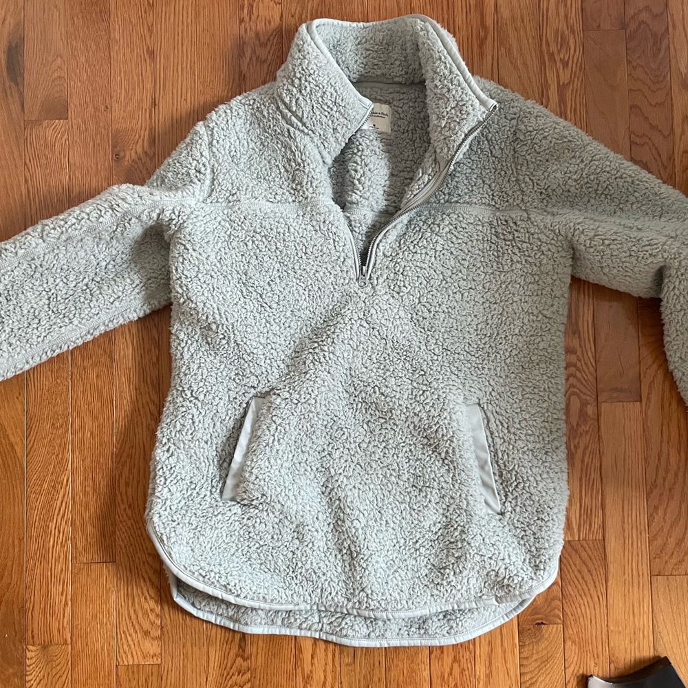 Abercrombie Sherpa sweater, mint green